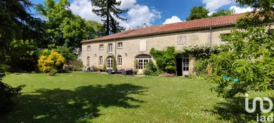 Demeure à blanzay sur boutonne  (17470)