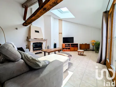 Village house in Yvre-le-Polin (72220)