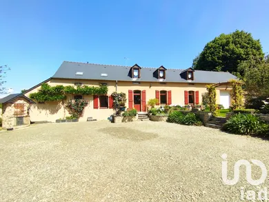 Longere in Cossé-le-Vivien (53230)