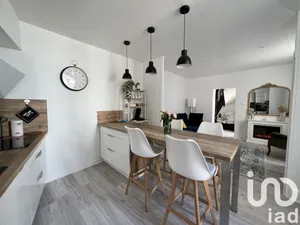 House at Vichy (03200)