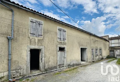 Barn at Hiersac (16290)