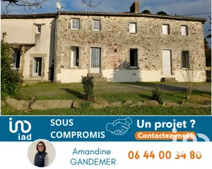 Maison de campagne à Saint-Paul-en-Gâtine (79240)