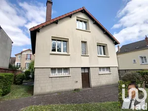 Traditional house at Ablon-sur-Seine (94480)