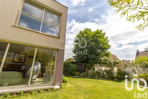 Townhouse at Croissy-sur-Seine (78290)