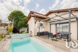 Maison traditionnelle à Parempuyre (33290)