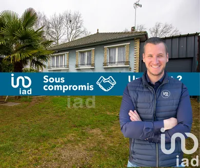 Traditional house at Monceaux (60940)