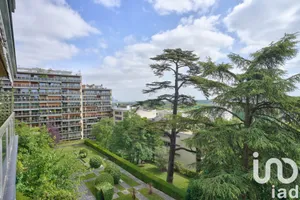 Apartment at Saint-Cloud (92210)