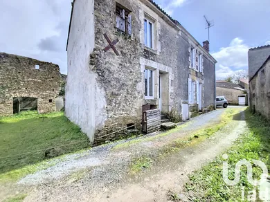 Village house at Chantonnay (85110)