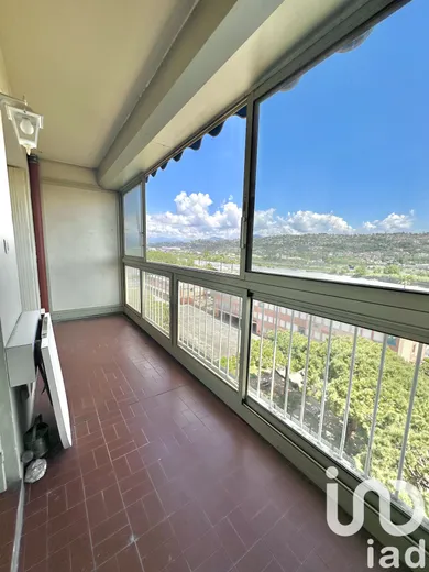 Appartement à Saint-Laurent-du-Var (06700)