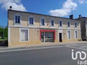 Building at Lamothe-Montravel (24230)