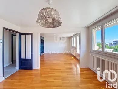 Apartment at Bourg-en-Bresse (01000)