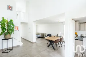 Apartment at Gennevilliers (92230)