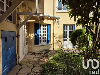 House in Fontainebleau (77300)