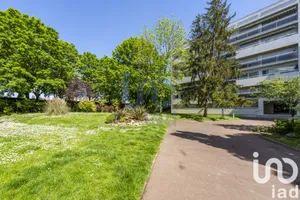 Apartment at Chevilly-Larue (94550)
