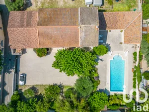 Mas à Saint-Saturnin-lès-Avignon (84450)