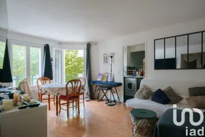 Apartment at Noisy-le-Grand (93160)