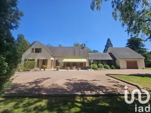 Traditional house at Gambais (78950)