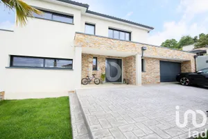 Maison d'architecte à Aureville (31320)