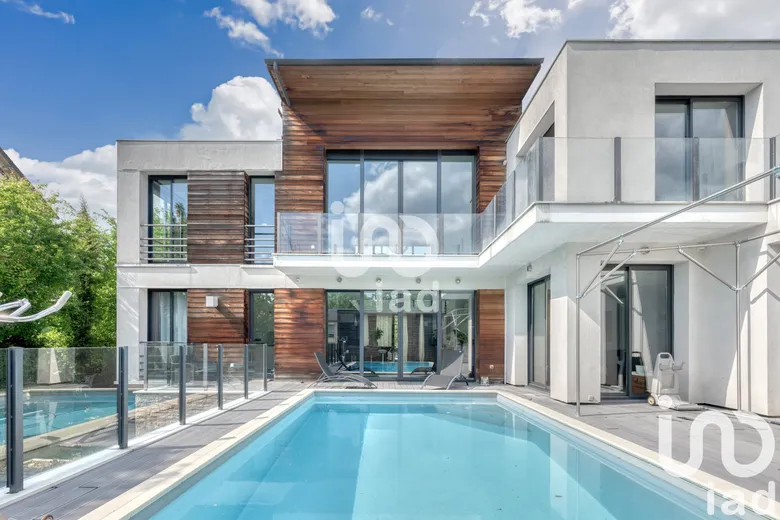 Maison 9 pièces 343 m² · à Lagny-sur-Marne · 343 m² · 1 650 000 €