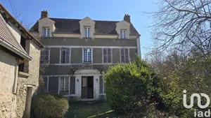House at Freneuse (78840)