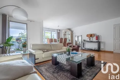 Apartment at Paris (75019)