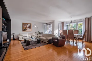 Apartment in Paris (75019)