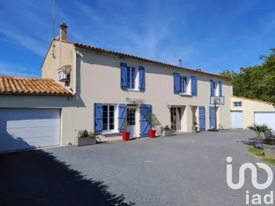 Traditional house at La Taillée (85450)