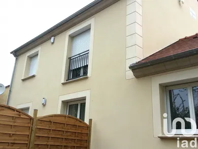 Building in Orsay (91400)