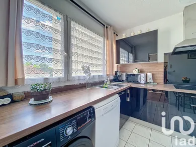 Apartment in Chatou (78400)