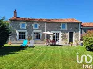 House at Neuvy-Bouin (79130)