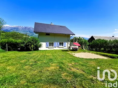 Maison traditionnelle à Pierre-Châtel (38119)