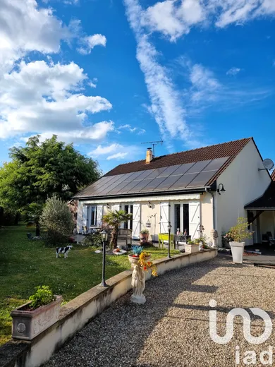 Traditional house at Corquilleroy (45120)