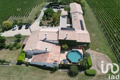 Domain in Saint-André-de-Cubzac (33240)