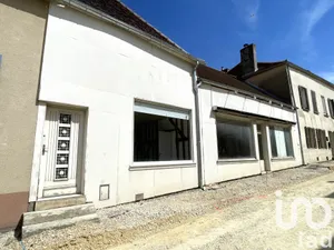 Building at Ervy-le-Châtel (10130)