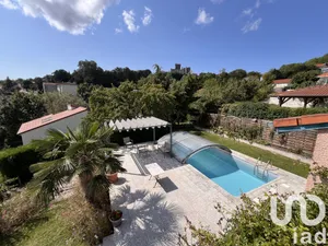 Maison d'architecte à Châteaugay (63119)