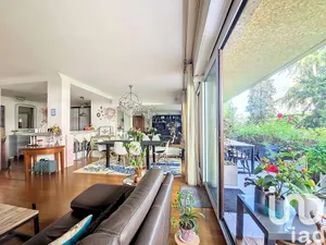 Apartment at Saint-Cloud (92210)