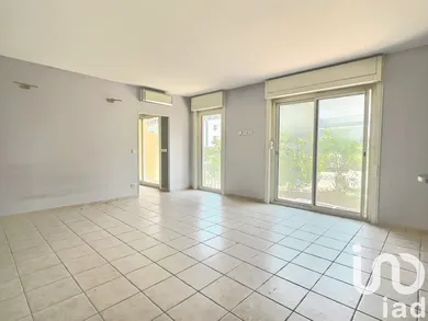 Apartment in Aix-en-Provence (13100)