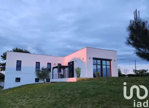 Maison d'architecte à Puéchoursi (81470)