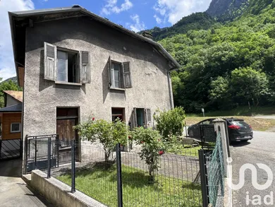 Townhouse in Livet-et-Gavet (38220)