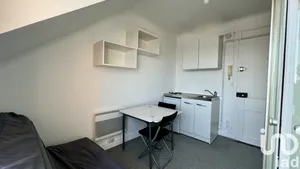 Studio at Courbevoie (92400)
