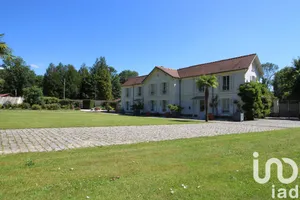 Mansion at Reuil-en-Brie (77260)