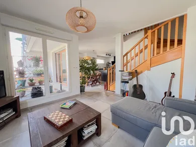 Duplex in Bois-Colombes (92270)