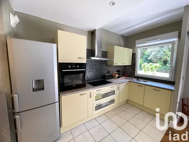 Apartment in Montrouge (92120)