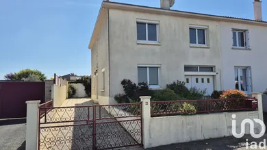 Maison traditionnelle à Saint-Pierre-des-Échaubrognes (79700)