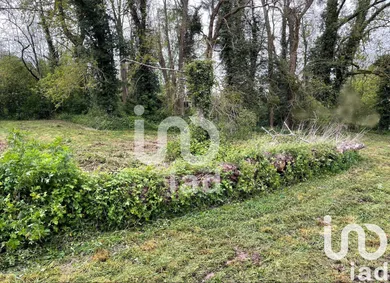 Terrain à bâtir à La Celle-sur-Morin (77515)