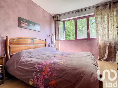 Apartment in Vaux-le-Pénil (77000)