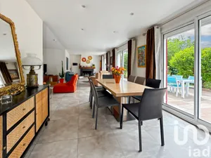 House at Santeny (94440)