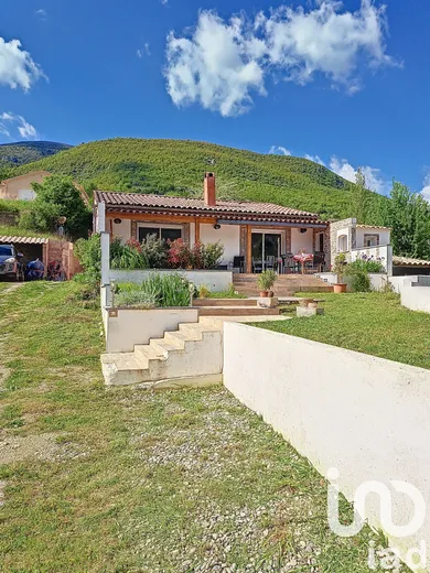 Traditional house at Les Omergues (04200)