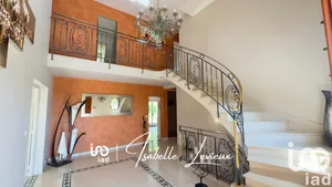 Mansion at Brueil-en-Vexin (78440)