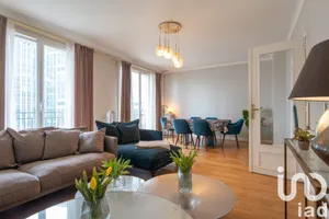 Apartment at Paris (75015)
